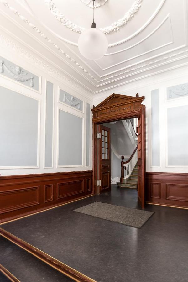 Lovely 3Br Manor Apartment 5 Min From Tivoli Gardens Copenhaga Exterior foto