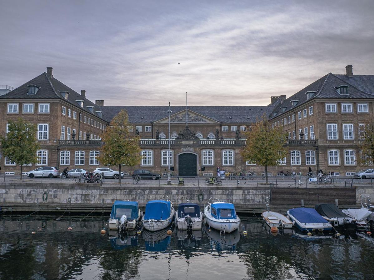 Lovely 3Br Manor Apartment 5 Min From Tivoli Gardens Copenhaga Exterior foto