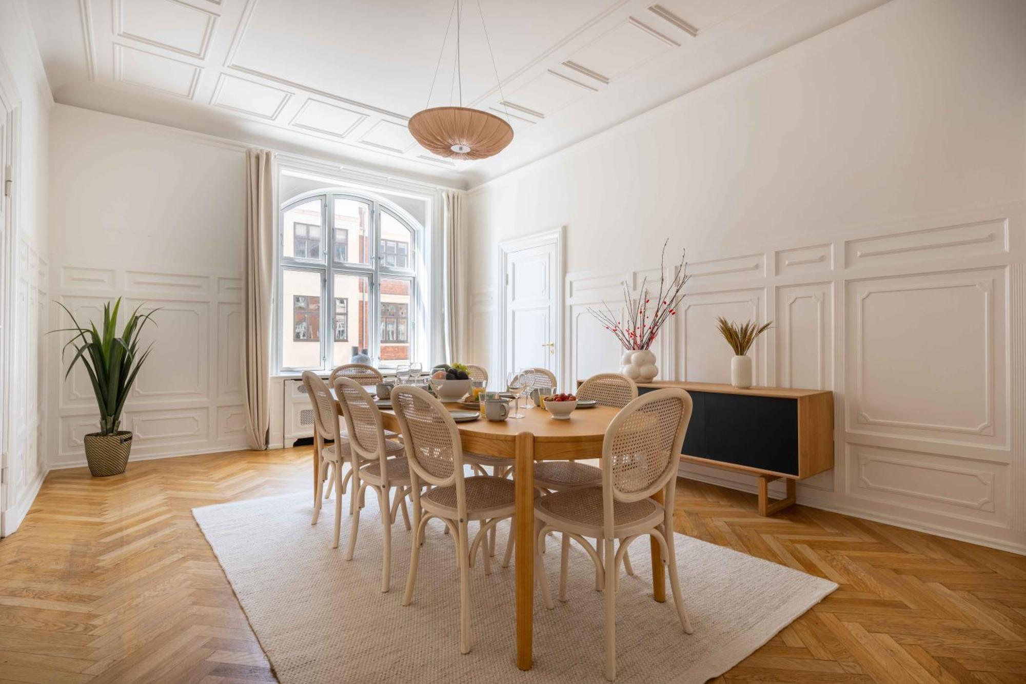 Lovely 3Br Manor Apartment 5 Min From Tivoli Gardens Copenhaga Exterior foto