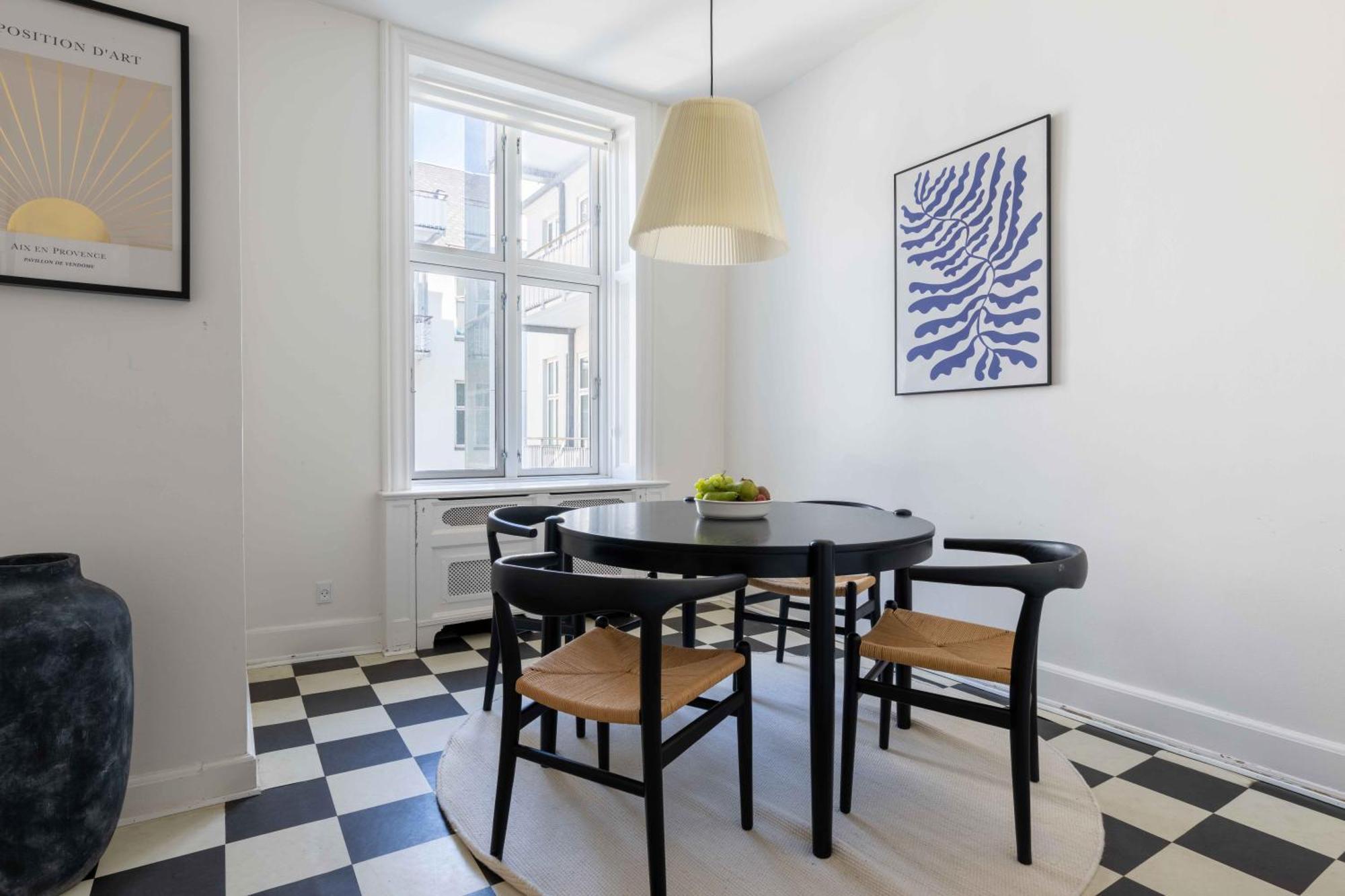 Lovely 3Br Manor Apartment 5 Min From Tivoli Gardens Copenhaga Exterior foto