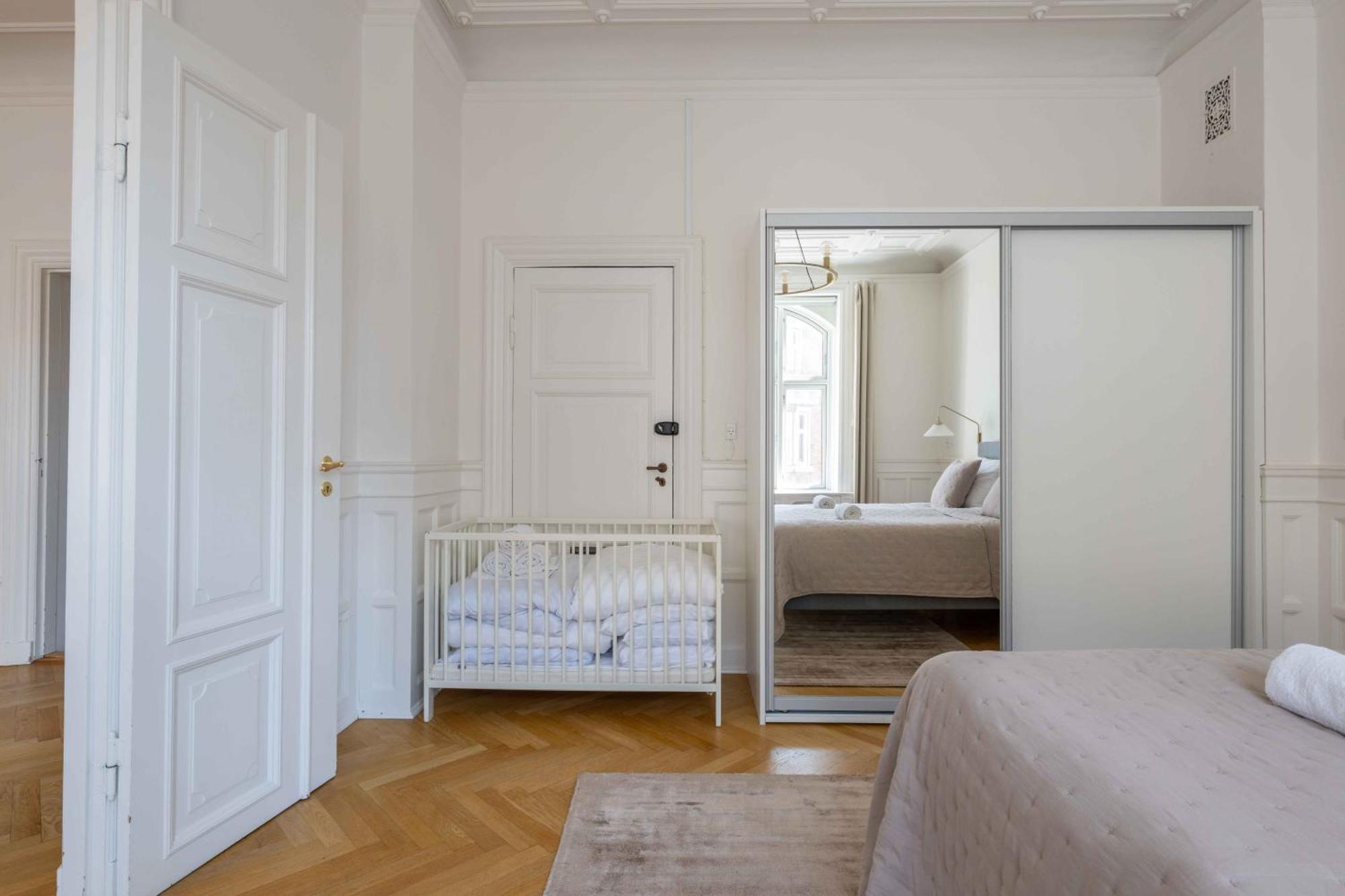 Lovely 3Br Manor Apartment 5 Min From Tivoli Gardens Copenhaga Exterior foto