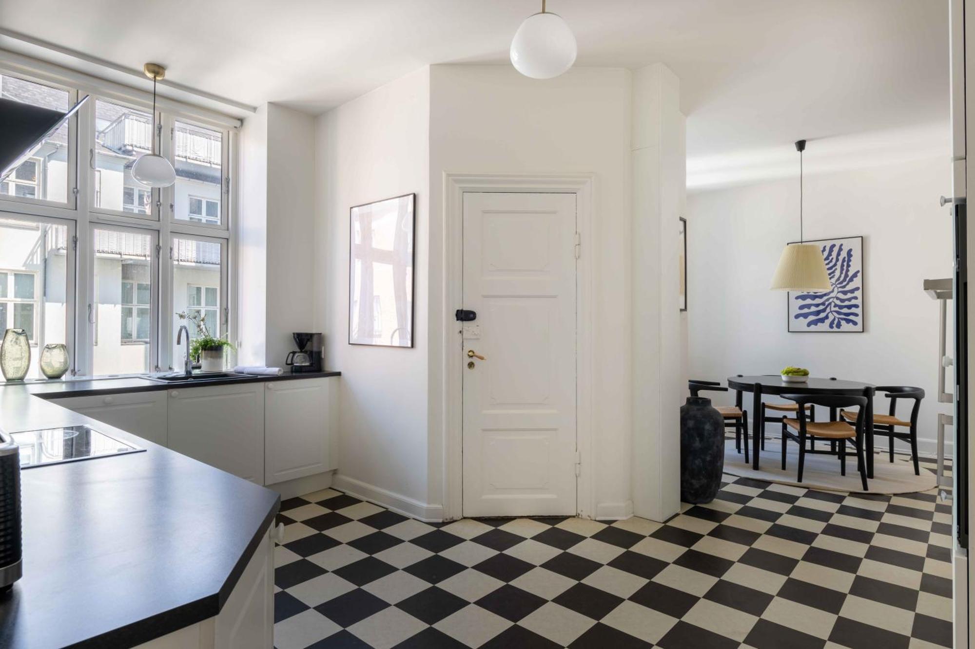 Lovely 3Br Manor Apartment 5 Min From Tivoli Gardens Copenhaga Exterior foto